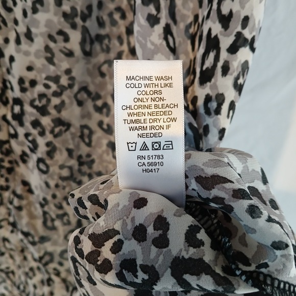 Maurice's Women's Size Large Top Black And White Pattern With Lace Accent - Picture 7 of 7